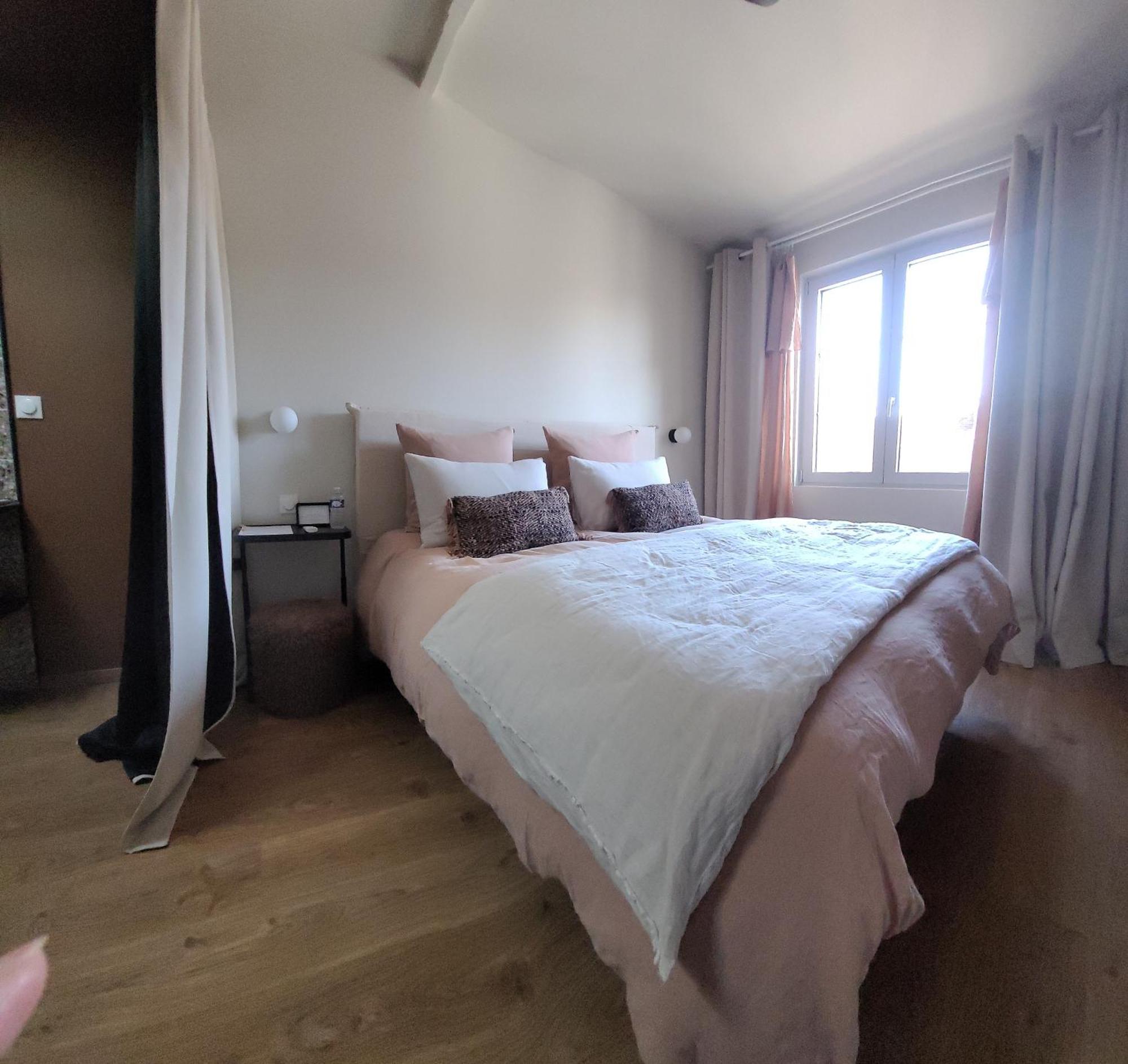 Tresors De Sens Bed & Breakfast Exterior photo