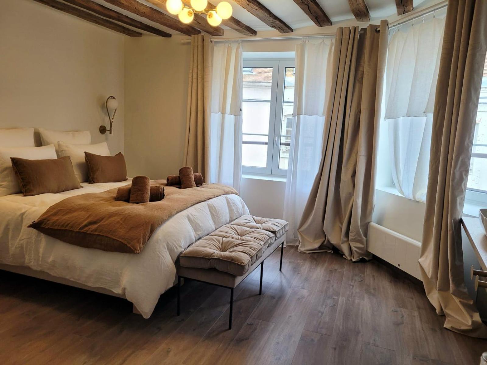 Tresors De Sens Bed & Breakfast Exterior photo