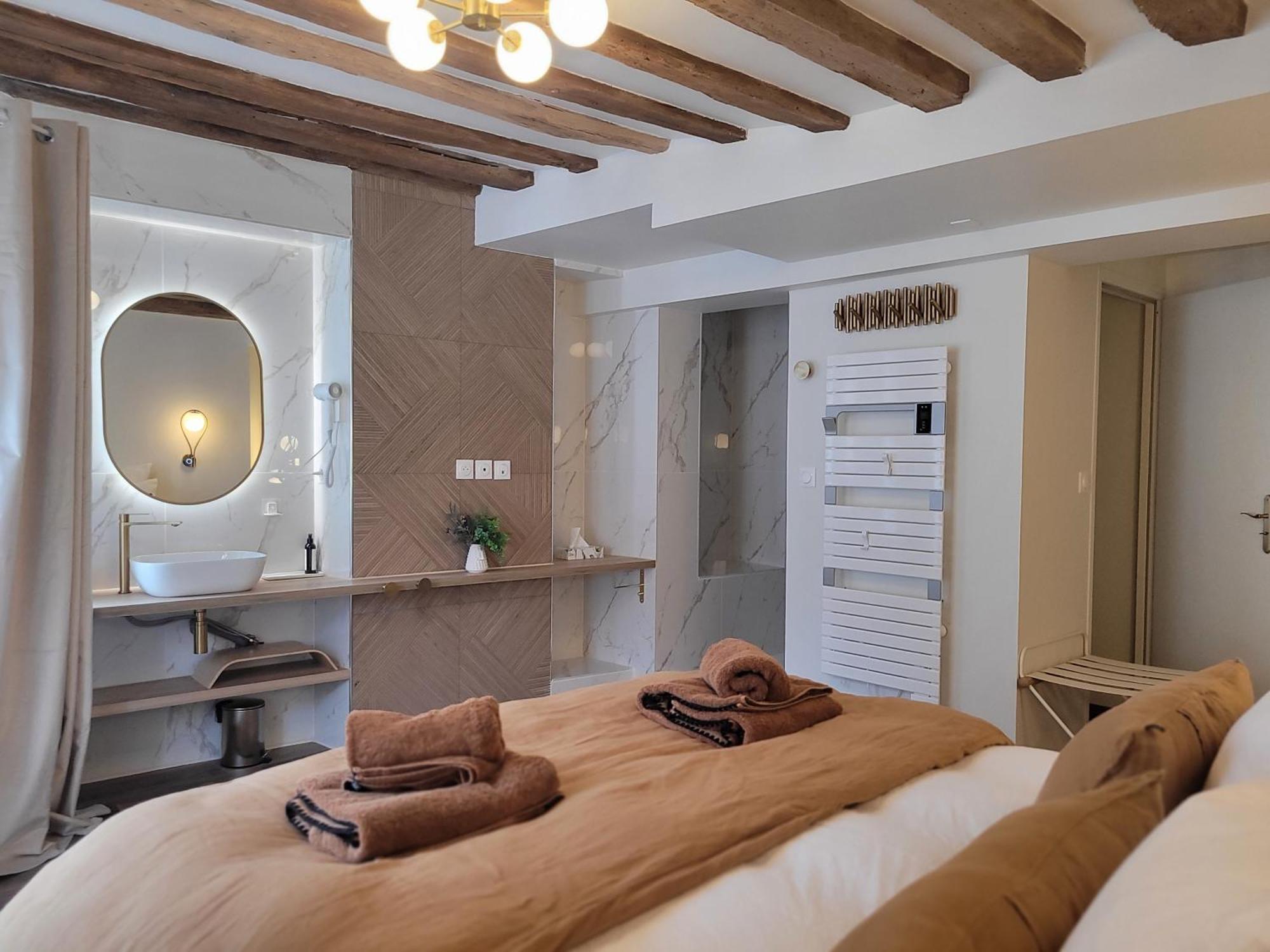 Tresors De Sens Bed & Breakfast Exterior photo